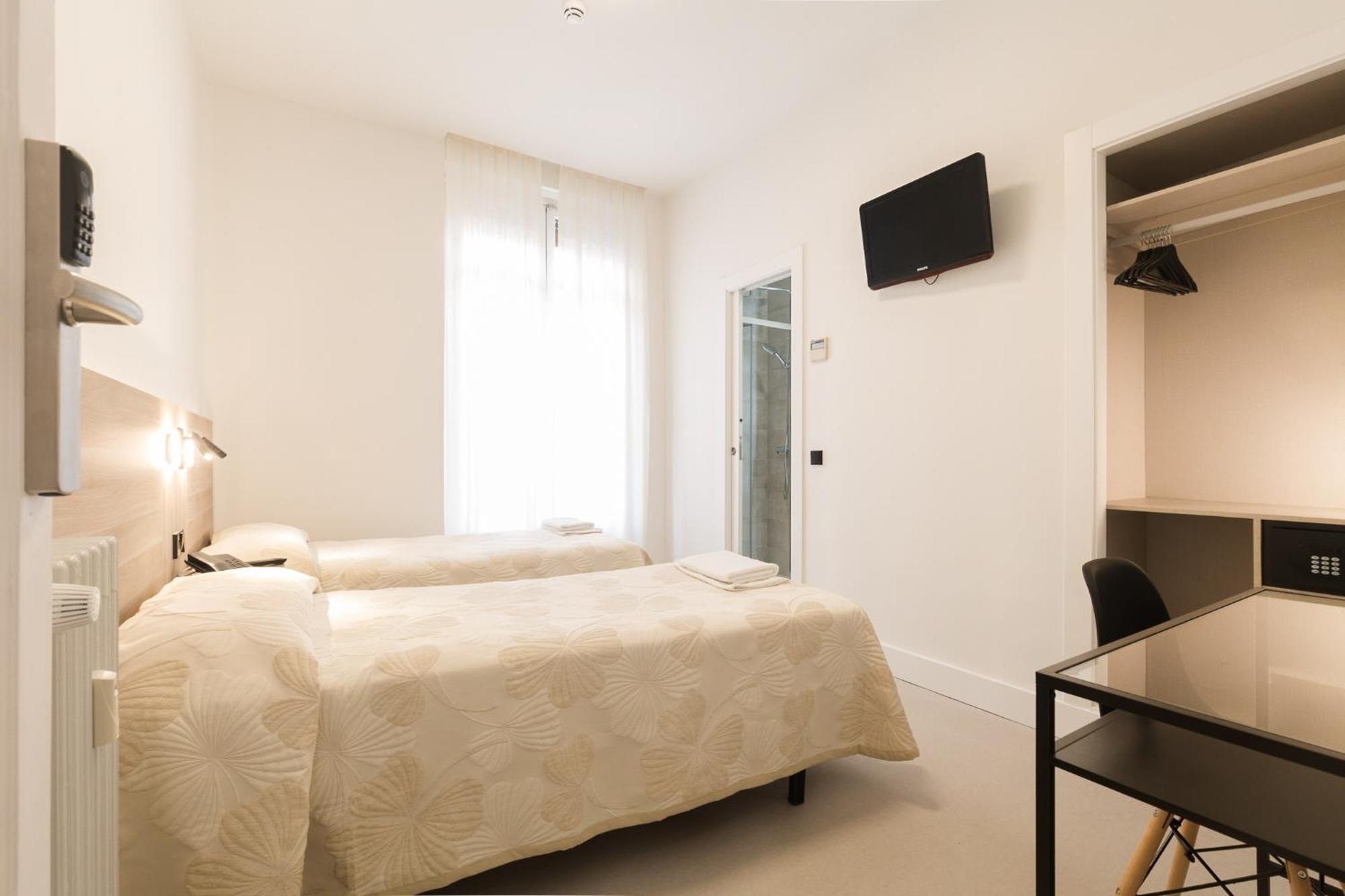 Hostal Excelsior Madrid Dış mekan fotoğraf
